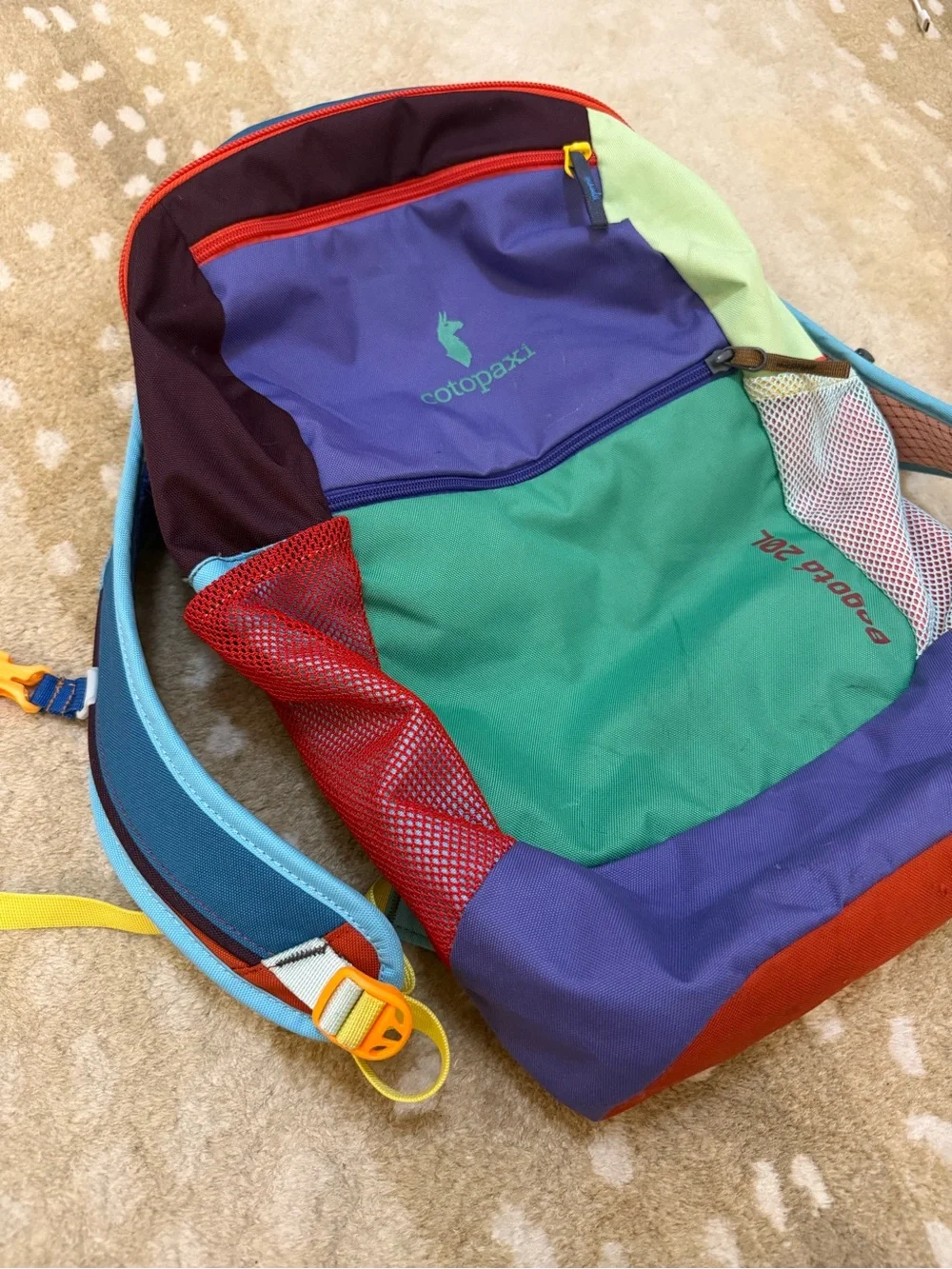 Cotopaxi Bogota 20L Del Día Colorblock Backpack Multicolor Hiking Travel